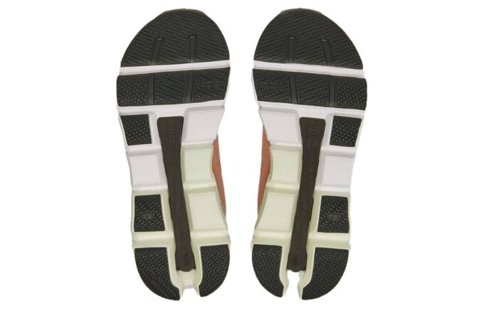 Cloudflyer 4 “Peach Aloe”