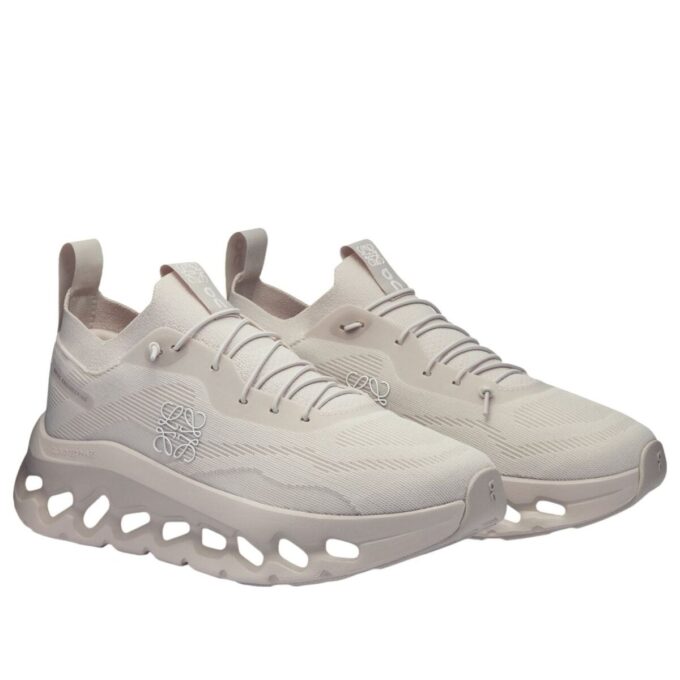 On Running x LOEWE Cloudtilt “Sand”