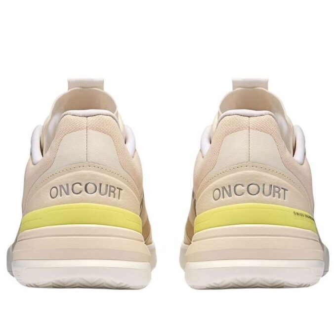 The Roger Advantage Pro “Cream Limelight”